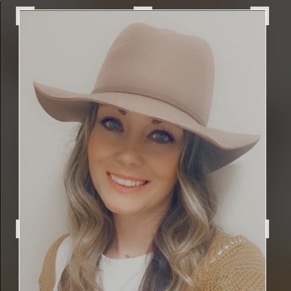 Meet your Posher, Starlett - Picture 1 of 1